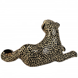 Jaguar acostado