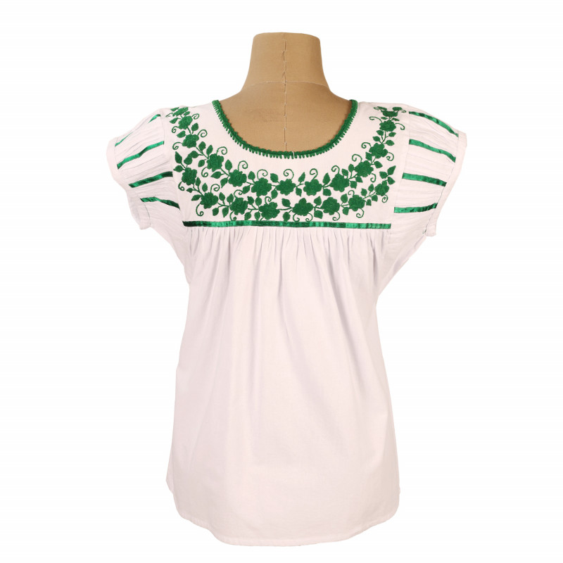 Blusa tradicional bordada en color verde