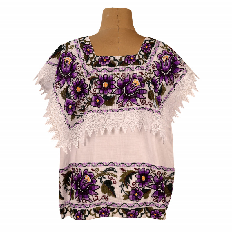 Blusa con bordados florales