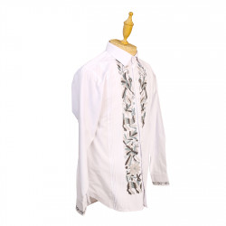 Guayabera blanca con bordado de Tenango